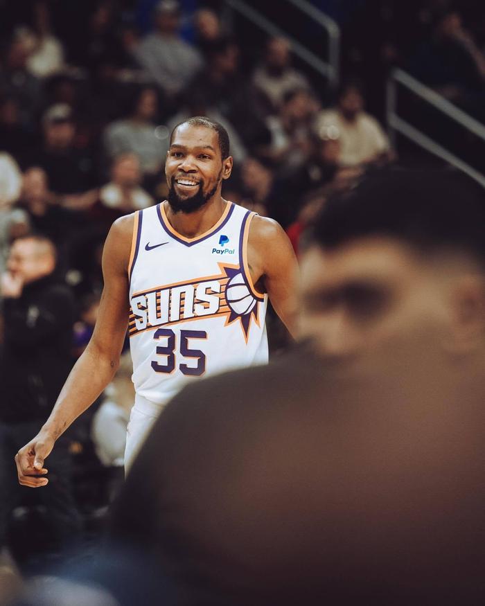 AYX-关于杜兰特意外战胜塞尔维亚队，表现优异引爆全场！赛场气氛高涨的信息