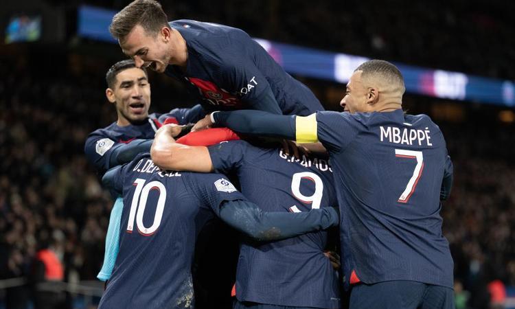 爱游戏-包含法国队带队取胜！，Ming重要时刻出色防守赛场气氛高涨的词条