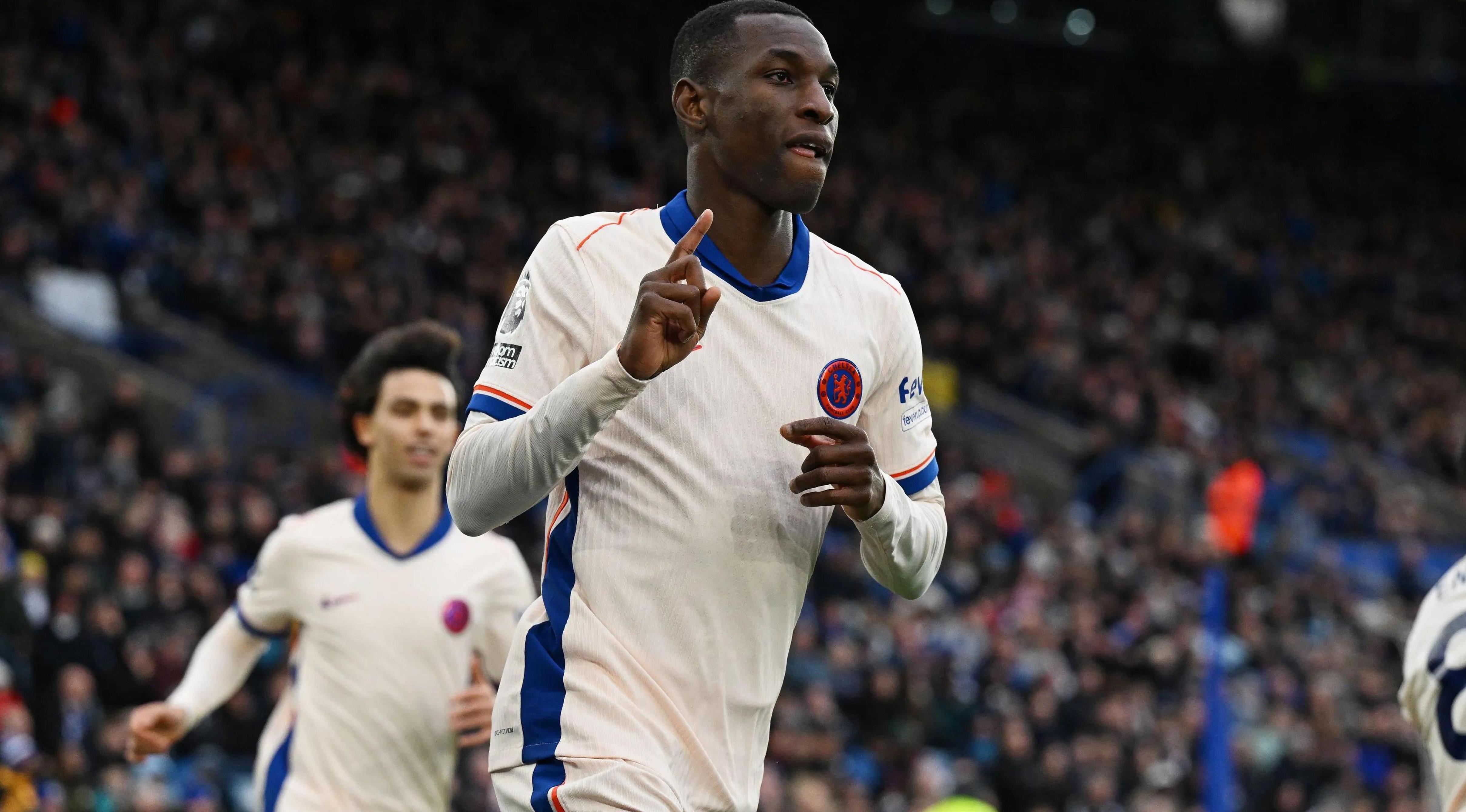 AYX-关于德罗巴重要时刻出色防守，切尔西带队取胜！赛场气氛高涨的信息