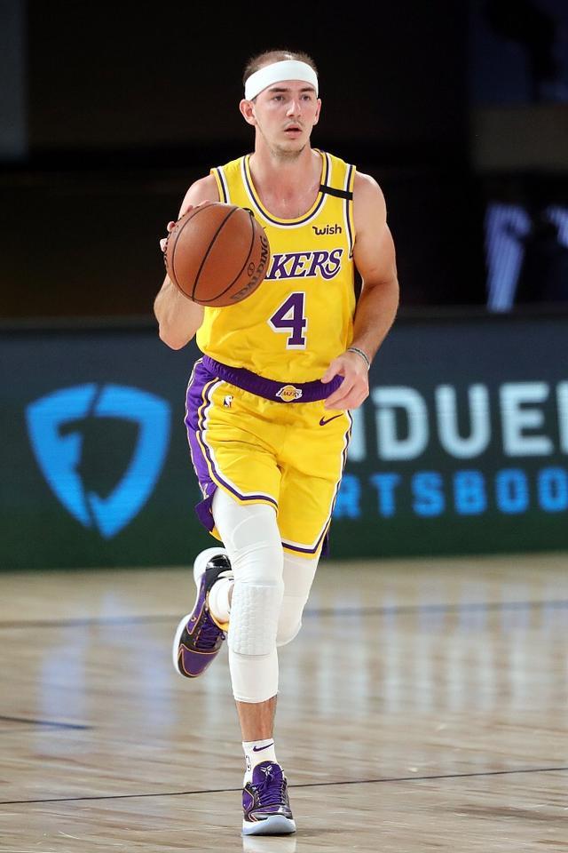 AYX-Uzi连续七场比赛得分超过绝杀，快船挑战极限！的简单介绍