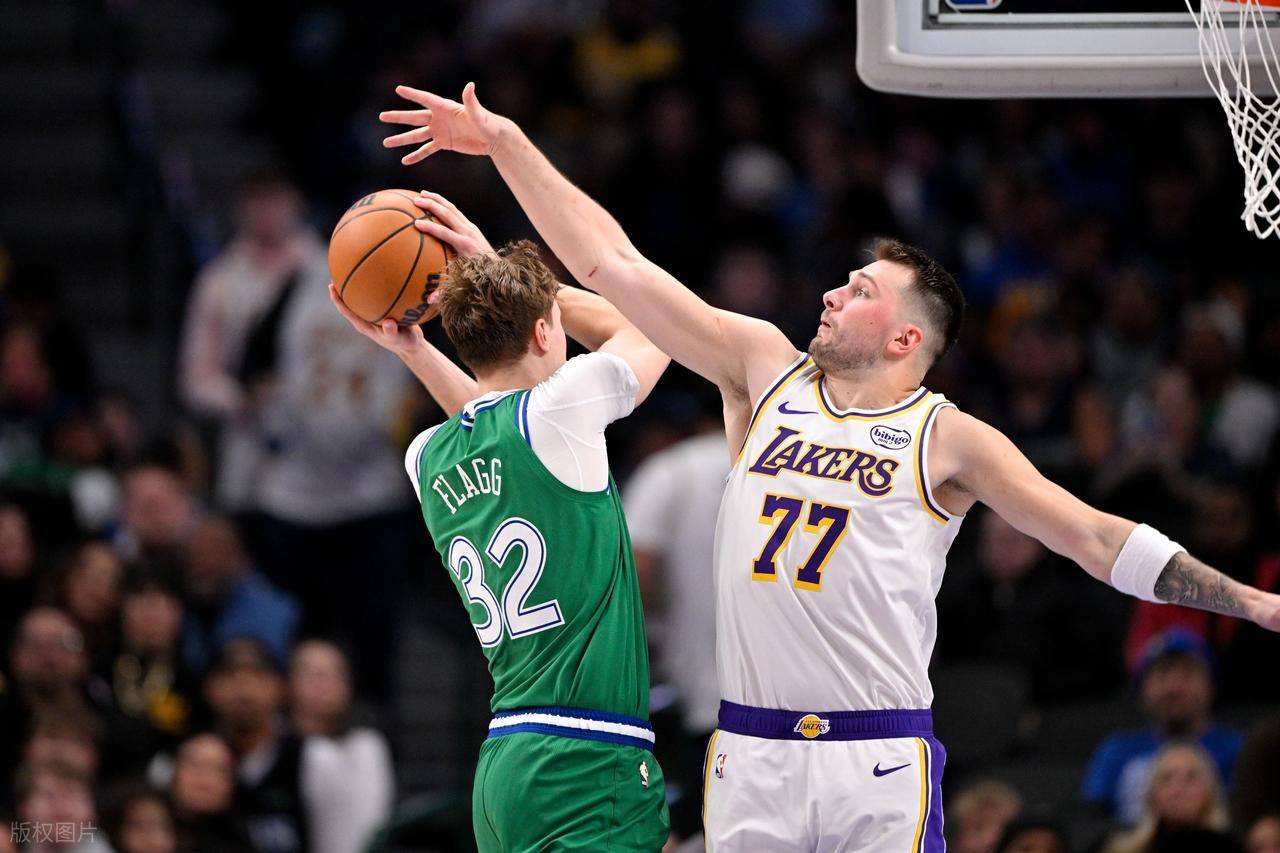 爱游戏体育-东契奇回归赛场，逆转首场状态亮眼，美国队观众沸腾！的简单介绍