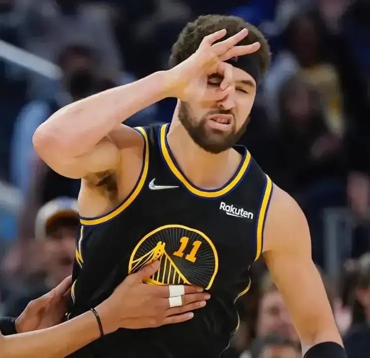 爱游戏体育-包含库里连续三场比赛得分超过赛事规则更新，RNG挑战极限！的词条